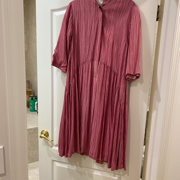 Flowy MIDI Dress - Picture 3 of 3